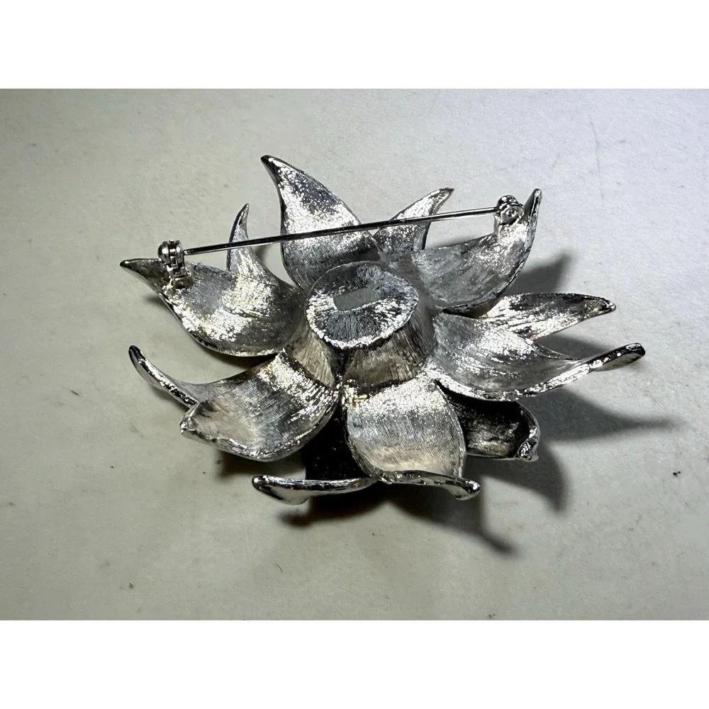 Vintage Silver Tone Faux Pearl Flower 3